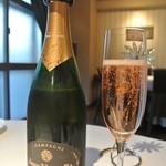 ラ・トルテュ - シャンパーニュ・ジャン・ヴェッセル・ウィユ・ド・ペルドリ