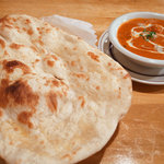 シンドール - めちゃデカくて美味しいナンとバターチキン