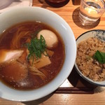 らぁめん鴇 - 醤油ラーメン＋味玉＋炊き込みご飯