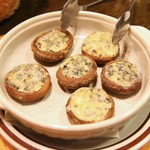 わいん ばー・ギンザ - 椎茸のブルーチーズ焼き