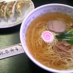 一力 - ラーメン600円。餃子は500円。