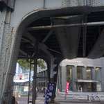 晩杯屋 - 東京歯科大学水道橋病院が見えてきたら、手前の道路を右折し