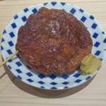 晩杯屋 - レバフライ130円は、薄く伸ばしたレバーに衣をつけて揚げたものにソースをつけたおつまみメニューで、中のレバーはパサパサせずにハリがあり、衣はカリッと、さらに甘いソースがしっかり絡んで美味しい