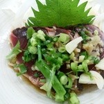 愛南 市場食堂 - かつおのたたき４切れ。