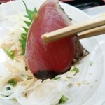 愛南 市場食堂 - 上品な厚みのたたき。