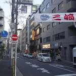 晩杯屋 - 次の曲がり角で三崎神社方面へ移動するべく左折。