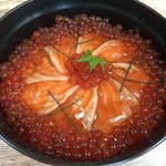 知床料理 一休屋 - 鮭の親子丼