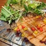 ワインと串焼き Safari - スモークサーモンのカルパッチョ　680円