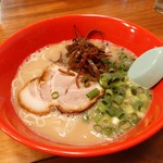 麺家おとみ - 【2016.5.1(日)】とんこつラーメン(並盛・120g)700円