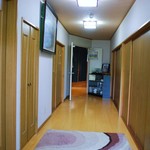 民宿いけだ - 玄関を入ったところ