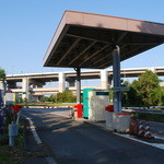 民宿いけだ - 櫃石島のICゲート。このすぐ左手に民宿がありますよ(o’∀’o)