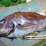 民宿いけだ - 鯛の塩釜焼き。大きな鯛でしたよ( ´ ▽ ` )ﾉ