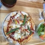 駅カフェ イチノハシ - シーフードピザ