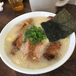 三四郎 - トロ肉Sio豚骨ラーメン