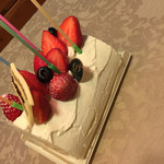 新宿高野 - イチゴロールケーキ