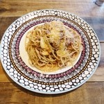 オチアイ ショクドウ - 牛すじの赤ワイン煮込みスパゲティ