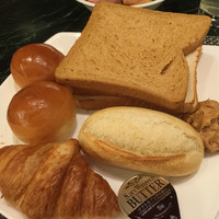 ロビーラウンジ 「マーブルラウンジ」 ヒルトン東京 - パン類