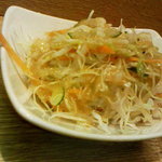 カレーや うえの - カレーに付くサラダ