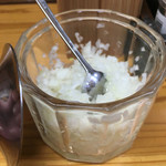 とら食堂 - 薬味の刻み玉ねぎ
