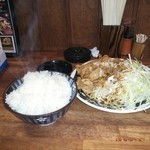 男気らーめんアカギ - 会員裏メニュー！
汁なし担々麺(白飯はセット)¥780
+肉アカギ盛¥300
刻みネギ盛¥100
つけたま¥70=¥1.250
MAXルール内の価格なので¥1.030
汁なし担々麺は細麺です！