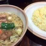 SOUP CURRY KING - ポーク角煮カリー1050円+ベーコン