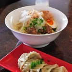 よしもと食堂 - まぜそばと水ギョーザ