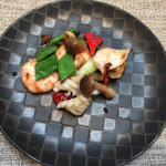 中国料理 陽明殿 - 海老とイカのOX醤炒め