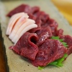 ゆがわら 一二一 - 箱根馬ヒレ肉刺し　1,200円