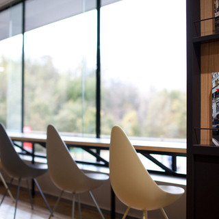 MUSEUM CAFE CARS & BOOKS_2