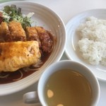 HALE*HALE - 日替わりランチ（￥750）:大きなチキンカツ、チーズオムレツ