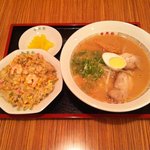 Chuuou Ken - 大人気セットメニューの焼めしラーメンセットです★