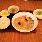 Chuuou Ken - あんかけ焼そば定食です★パリパリの皿うどんもいいけど、柔らかいやきそばもうまい！