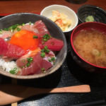 めしの助 - 朝の少し小さめ海鮮丼(¥1,000)