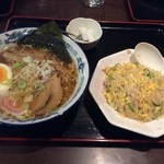 味鮮亭 - 醤油ラーメンとオリジナル若鶏のチャーハンセット780円