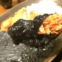 加藤牛肉店シブツウ - 黒かつカレー