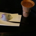 おづKyoto -maison du sake- - 日本酒と和菓子のセット 1000円 税別