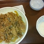 すき家 - 牛丼中盛(山かけトッピング)590円