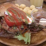 コックテイル ハンバーガーズ - イタリアンバーガーと呼んでいたかな？