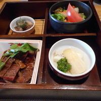 京都牛懐石 稲吉 - INAYOSHI昼のお重　2,900円（税抜き）