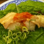 無添くら寿司 - 豚カルビ　サラダ巻き１貫<税込>108円(2016.04.29)