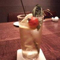 やさい家めい 表参道ヒルズ本家 - トマトサワー（エキスのみを抽出しているので赤くない）