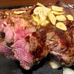 いきなりステーキ - 肉の中心部の脂身たまらん（2016.05）