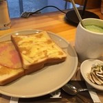 カフェOB - 抹茶ミルクとハムトースト