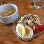 Outdoor Cafe 野菜香房 - 【2016年04月】望来豚のスペアリブステーキ、セットのスープ＆サラダ。