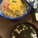 骨付鳥 一鶴 - 鶏めしと鶏スープ