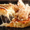 粉や - 料理写真:チーズ入りのお好み焼きは食べ放題でも大人気★