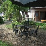 畠瀬本店食品部 - 外のテーブル