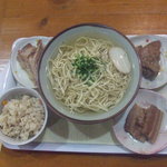 けんぱーすば①870円