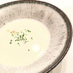 ロドラント ミノルナキジン - ホワイトアスパラのポタージュ トマトゼリー