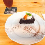 カフェ ザ イーチ タイム - オレンジ香る米粉のガトーショコラ(390円)